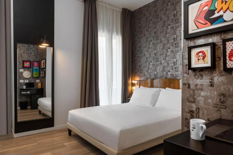 Up Hotel - Oda