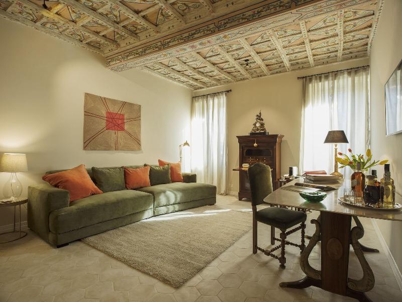 Palazzo Caruso - Oda