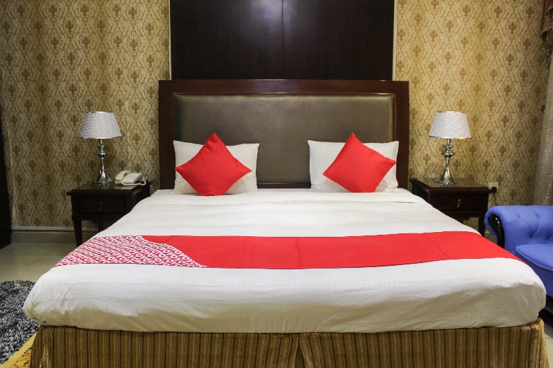 Clifton International Hotel - Oda