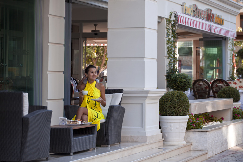 Xperia Grand Bali Hotel - Teras