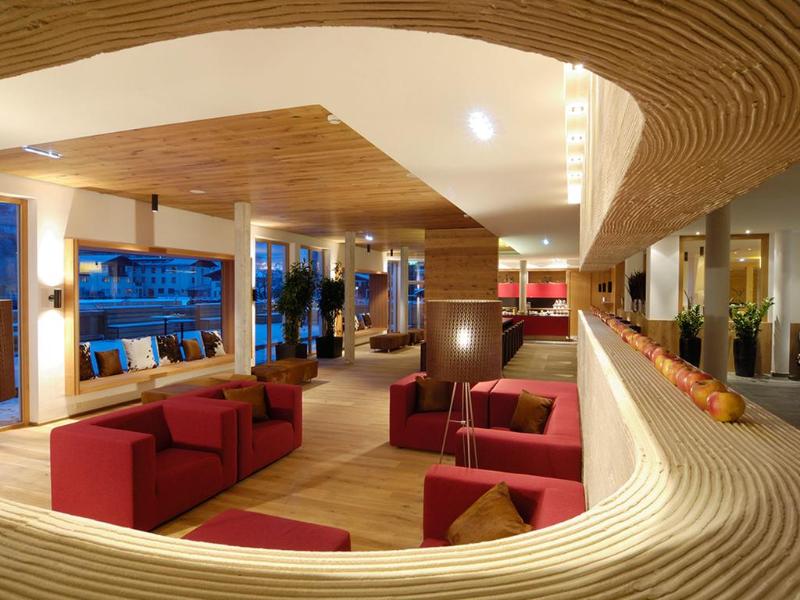 Active by Leitner's - Lobi