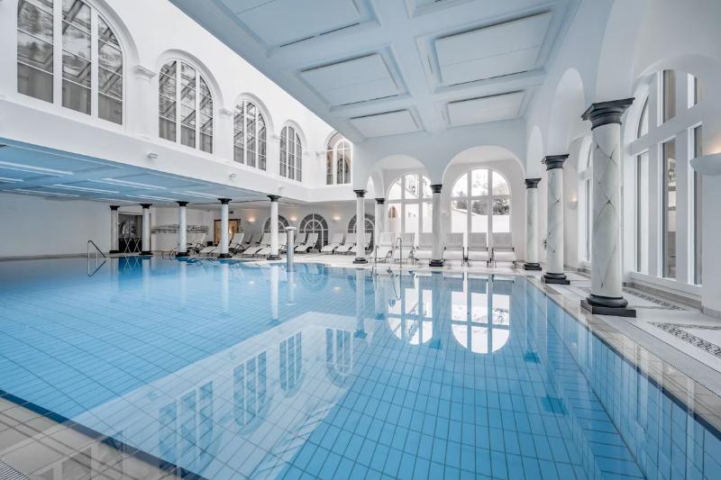 Relais & Chateaux Chasa Montana - Havuz