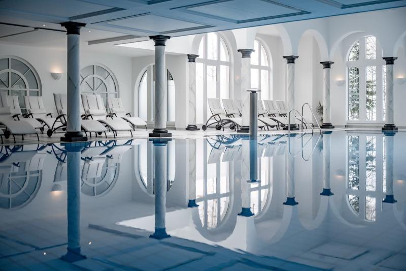 Relais & Chateaux Chasa Montana - Havuz