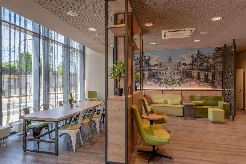 Super 8 by Wyndham Dresden - Lobi