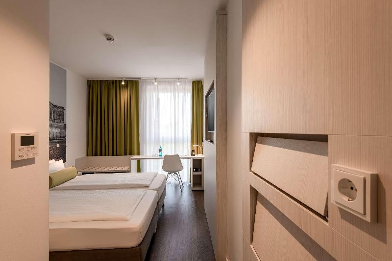 Super 8 by Wyndham Dresden - Oda