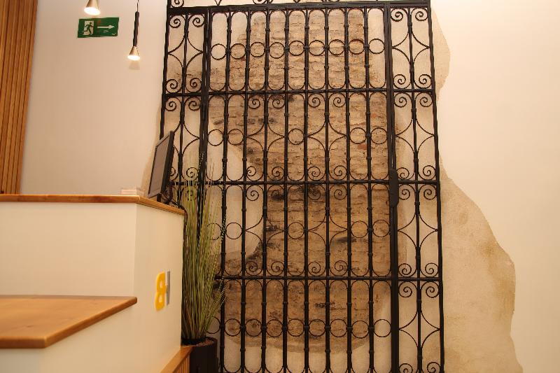Basic Hotel Sevilla Catedral - Lobi