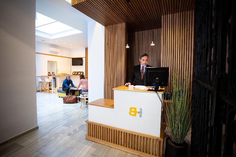 Basic Hotel Sevilla Catedral - Lobi