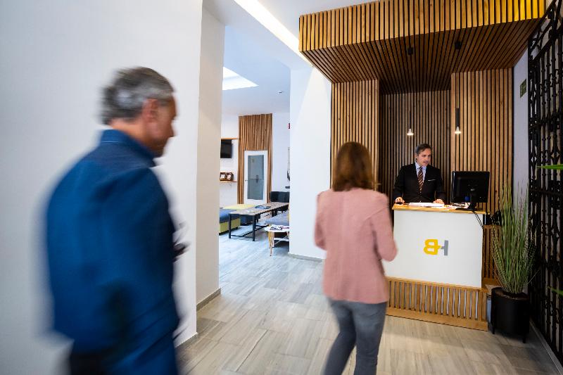 Basic Hotel Sevilla Catedral - Lobi