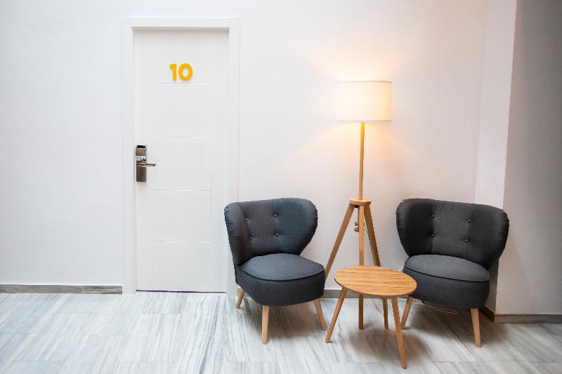 Basic Hotel Sevilla Catedral - Lobi