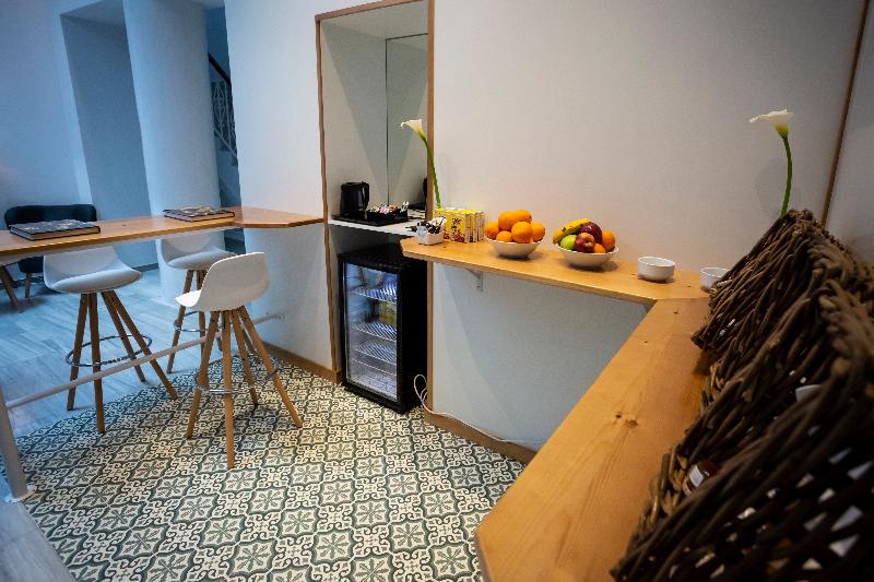 Basic Hotel Sevilla Catedral - Lobi