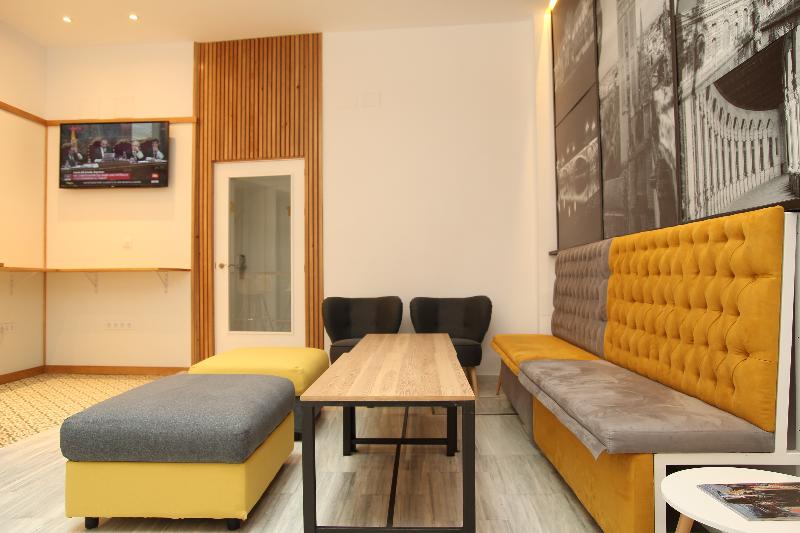 Basic Hotel Sevilla Catedral - Lobi