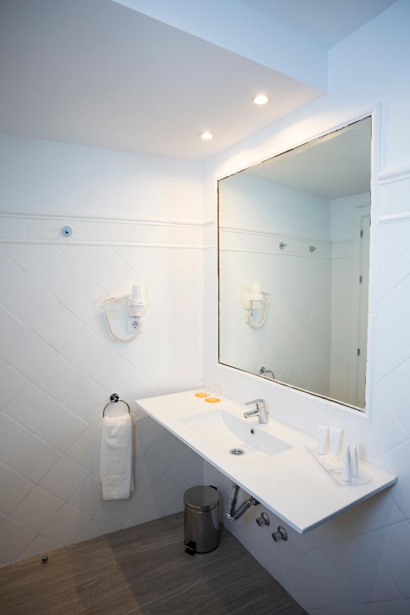 Basic Hotel Sevilla Catedral - Oda