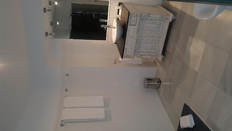 Basic Hotel Sevilla Catedral - Oda