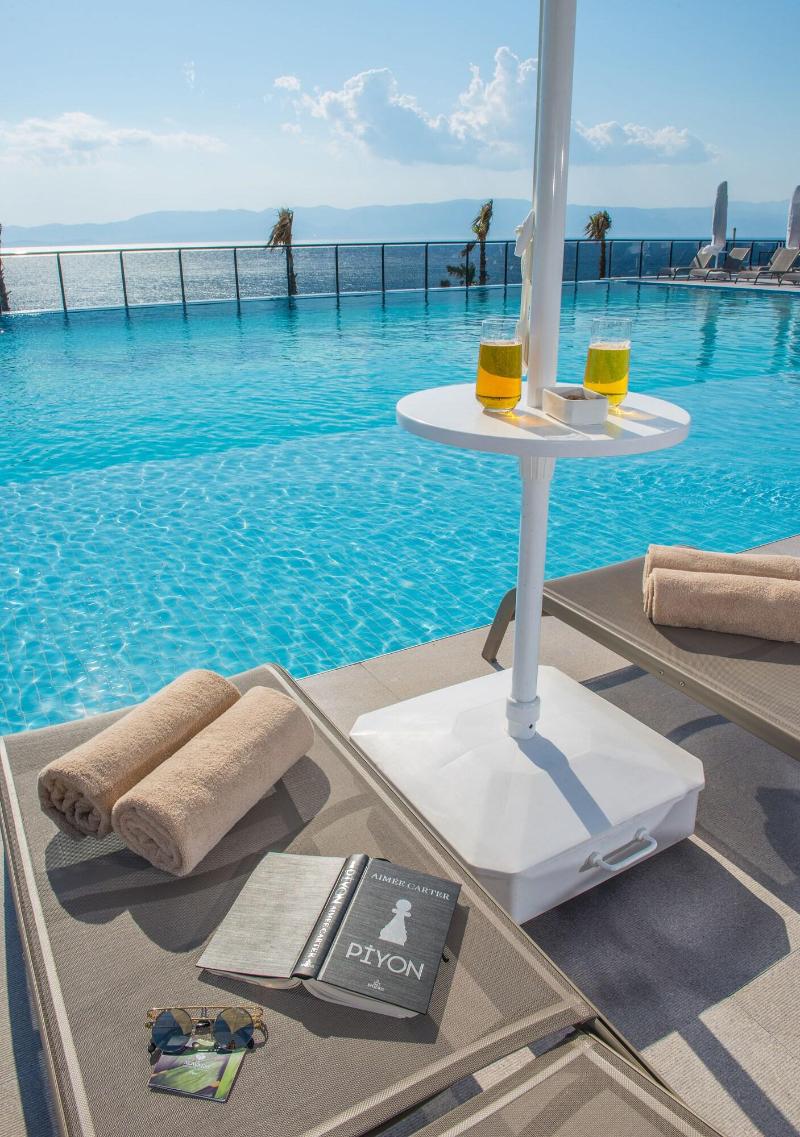 The Nowness Hotel - Havuz