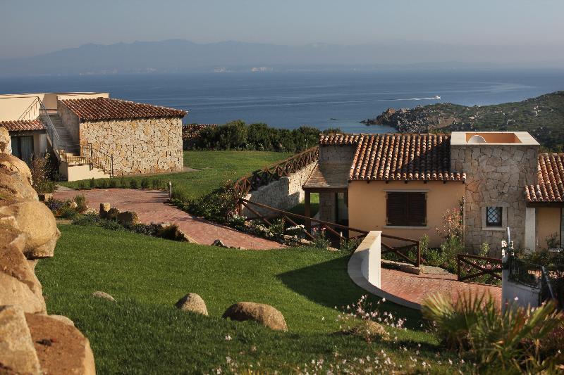 Punta Falcone Resort - Genel