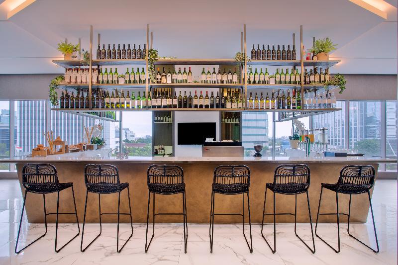 Mercure Jakarta Gatot Subroto - Bar