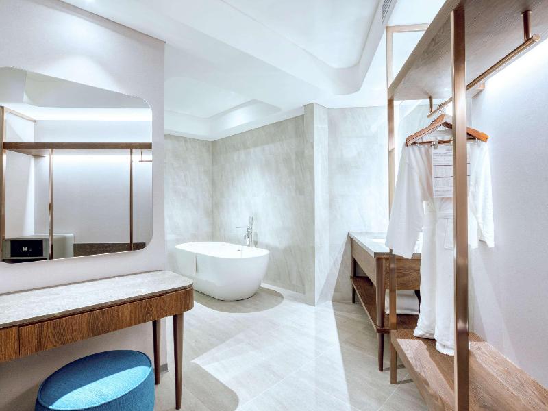 Mercure Jakarta Gatot Subroto - Oda