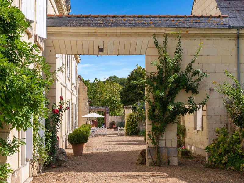 Hotel The Originals Le Domaine de Mestré - Genel