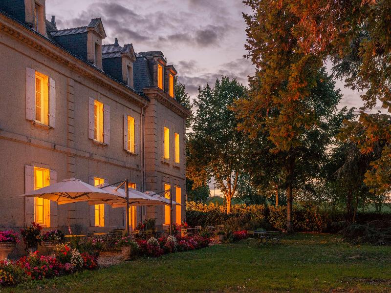 Hotel The Originals Le Domaine de Mestré - Genel