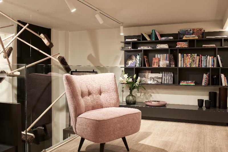 Urban Frame Hotel - Lobi