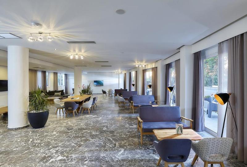Vasia Royal Hotel - Lobi