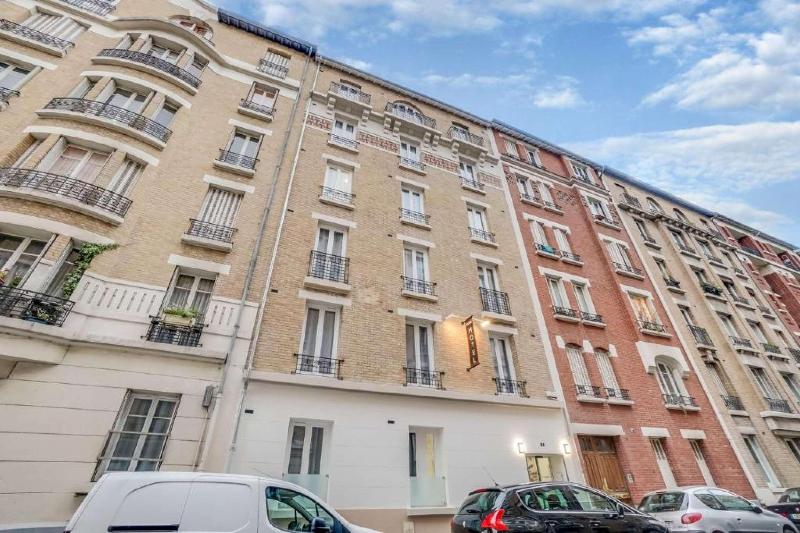 Paris Hotel Clichy - Genel