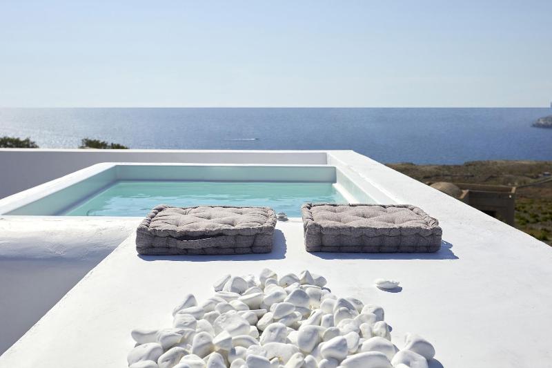 Sunset Faros - Oda