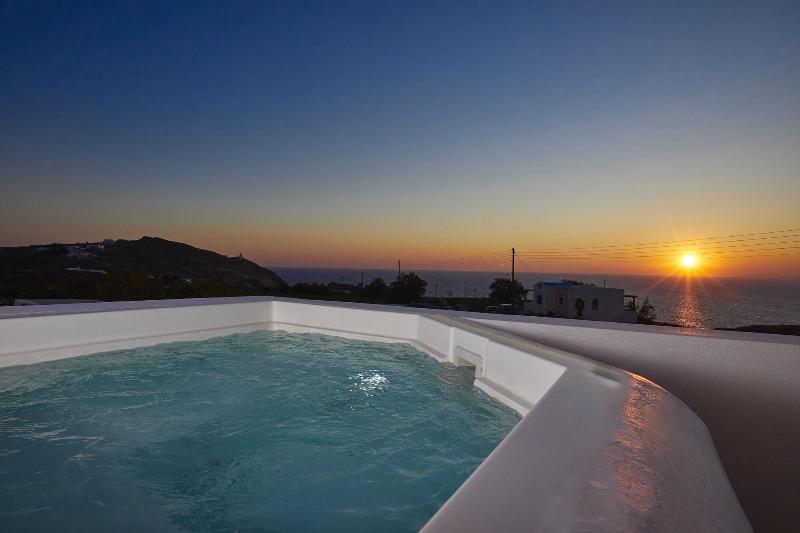Sunset Faros - Oda