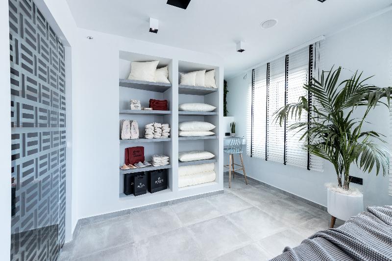 31 Doors Hotel - Lobi