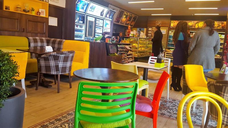 Upground Residence Apartments - Restoran