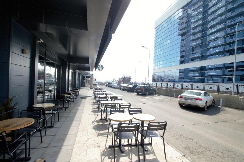 Upground Residence Apartments - Restoran