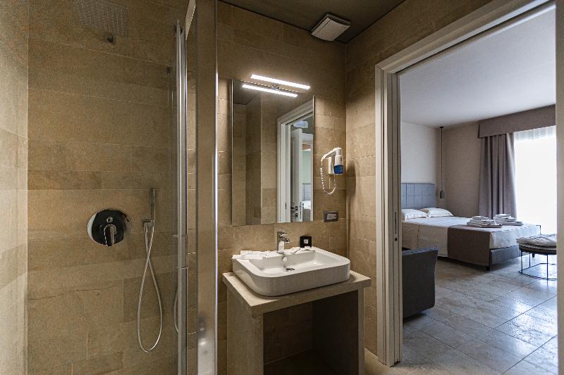 Charme Simon Bolivar - Oda