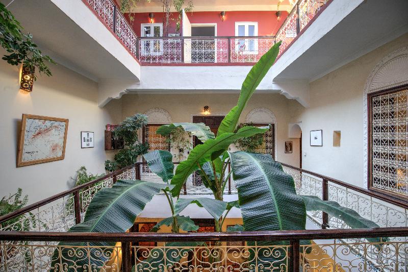 Riad Marhbabikom - Genel