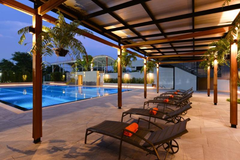 Tinidee Hotel Bangkok Golf Club - Havuz