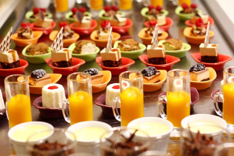 Al Reem Village Hotel - Restoran