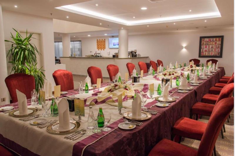 Al Reem Village Hotel - Restoran