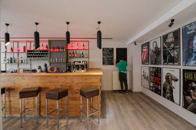 Athens Hawks - Bar