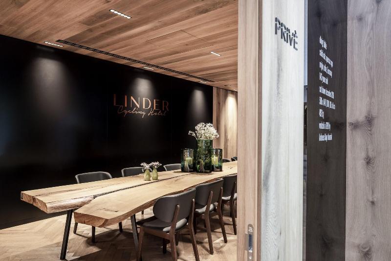 Linder - Toplantı