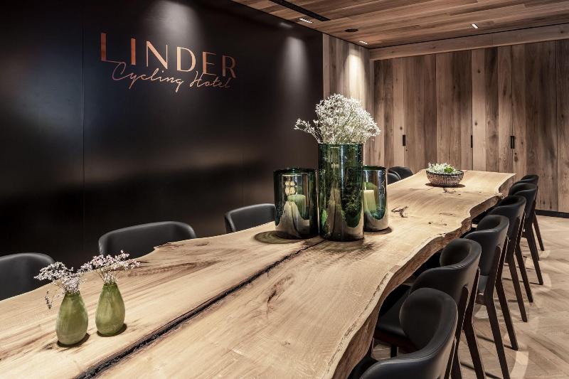 Linder - Toplantı