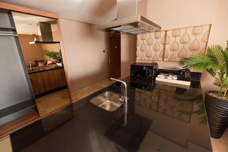Avenue Suites & Appart Hotel Deluxe - Teras