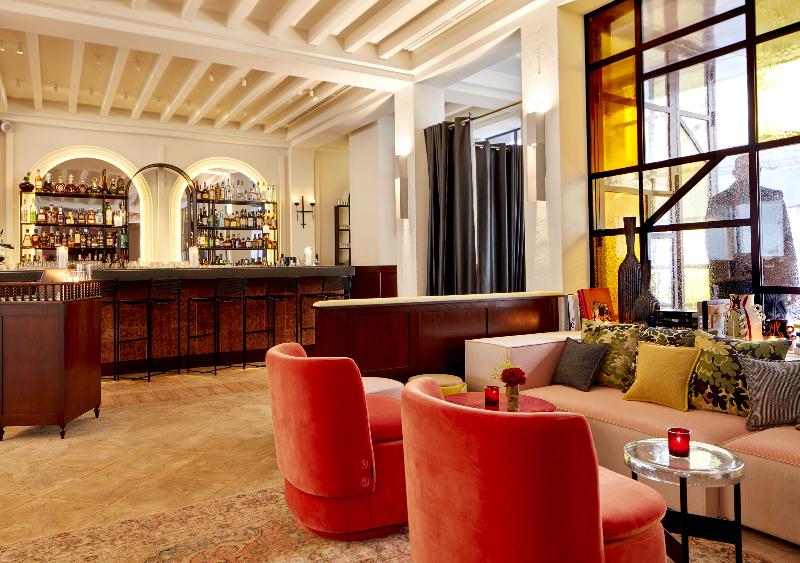 Experimental Marais - Bar
