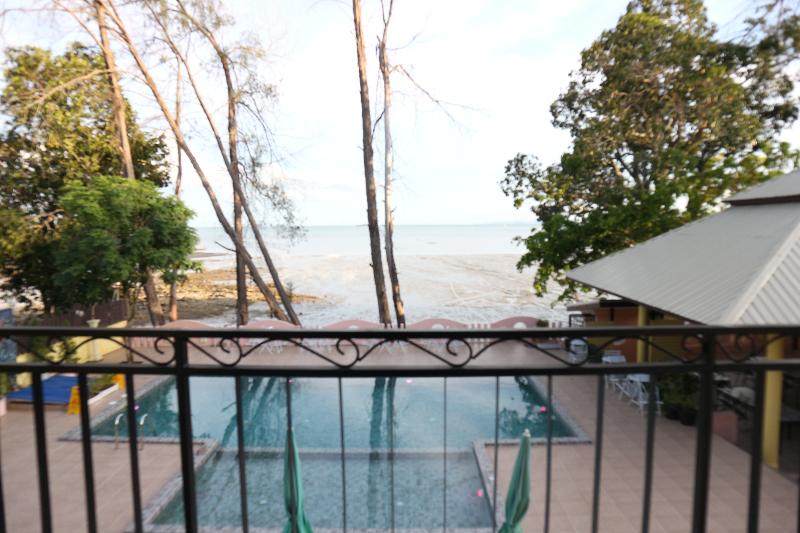 Anyavee Chom by The Sea - Havuz