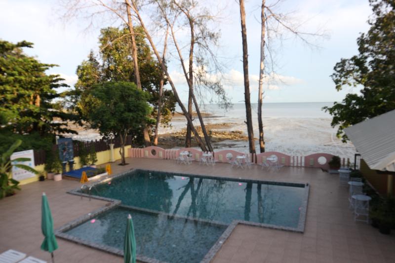Anyavee Chom by The Sea - Havuz