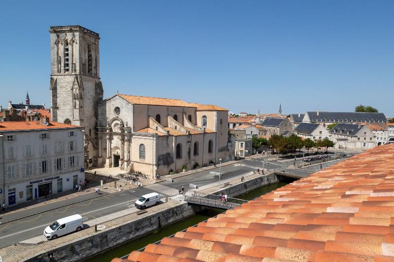 Hôtel De La Tour De Nesle - Genel