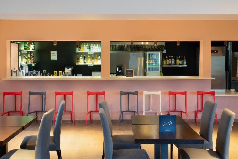 SOWELL Family Riviera - Bar