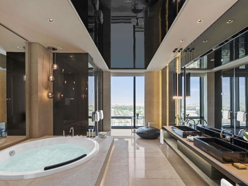 Fairmont Riyadh - Oda