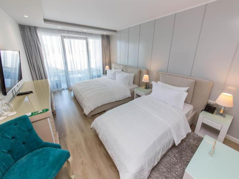 Demi Hotel - Oda