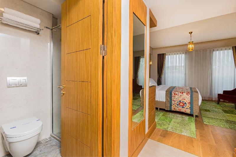 Obelisk Hotel & Suites - Oda