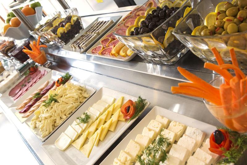 Obelisk Hotel & Suites - Restoran