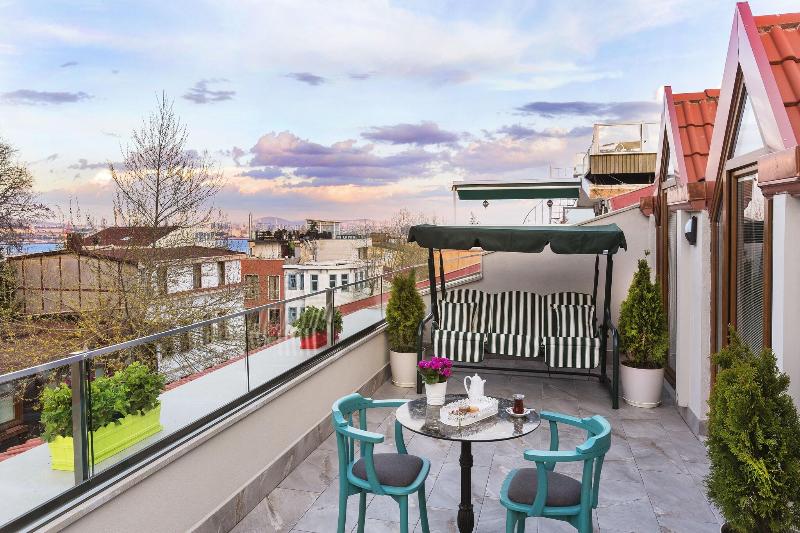 Obelisk Hotel & Suites - Teras